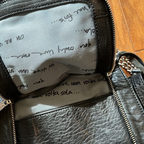 Magnificent hardware. ASH Bag! Pre-loved. Grab it while it’s Hot!!! - Picture 5 of 15